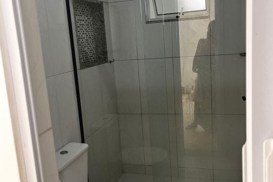 Banheiro de casa de condomínio à venda com 1 quarto, 140m² em Barra Olímpica, Rio de Janeiro