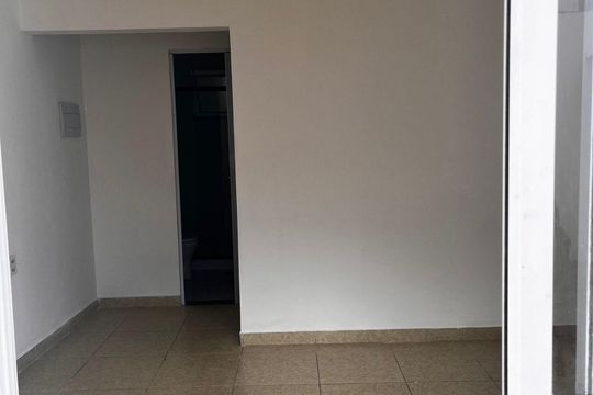 Sala de casa de condomínio à venda com 1 quarto, 140m² em Barra Olímpica, Rio de Janeiro