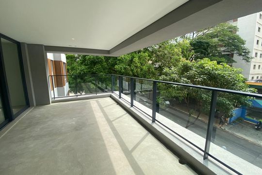 Sacada de apartamento à venda com 4 quartos, 189m² em Vila Uberabinha, São Paulo