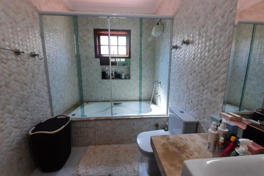 Banheiro de casa à venda com 3 quartos, 212m² em Bosque de Barão Geraldo, Campinas