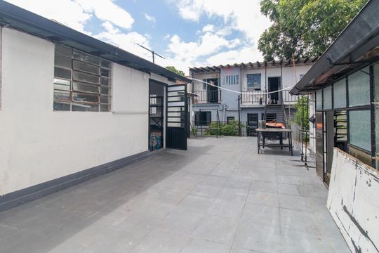 Quintal de casa à venda com 6 quartos, 298m² em Cavalhada, Porto Alegre