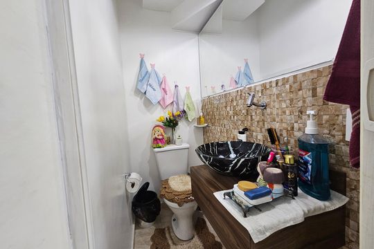 Lavabo de casa de condomínio à venda com 3 quartos, 127m² em Jardim São Luís, São Paulo