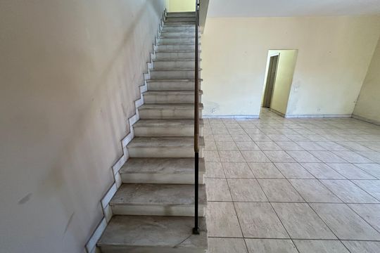 Escada de casa à venda com 5 quartos, 271m² em Méier, Rio de Janeiro