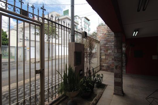 Garagem de casa à venda com 5 quartos, 360m² em Liberdade, Belo Horizonte