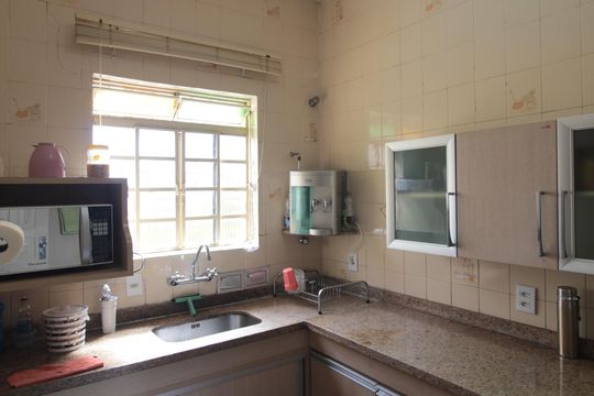 Cozinha de casa à venda com 5 quartos, 360m² em Liberdade, Belo Horizonte