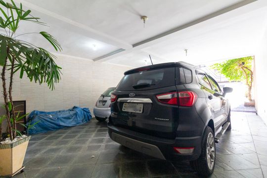 Garagem de casa à venda com 3 quartos, 143m² em Jardim Popular, São Paulo