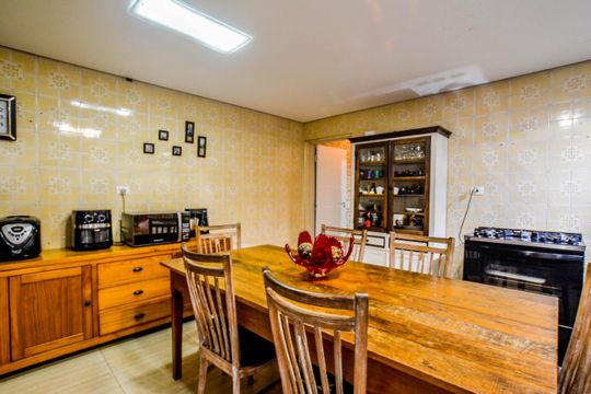 Casa à venda com 3 quartos, 218m² em Vila Linda, Santo André