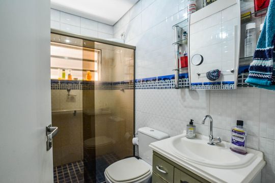 Casa à venda com 3 quartos, 218m² em Vila Linda, Santo André