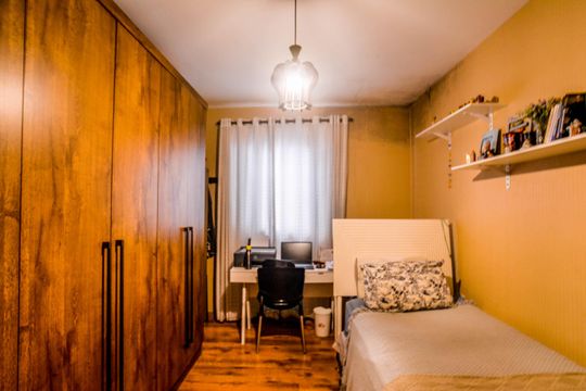 Casa à venda com 3 quartos, 218m² em Vila Linda, Santo André