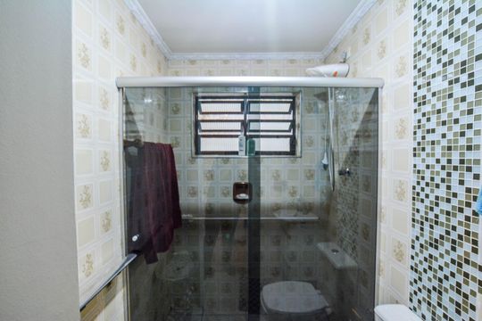 Casa à venda com 3 quartos, 218m² em Vila Linda, Santo André