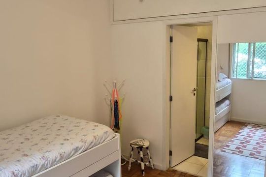 Quarto de apartamento para alugar com 2 quartos, 105m² em Jardim Europa, São Paulo