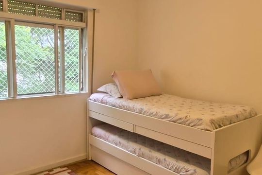 Quarto de apartamento para alugar com 2 quartos, 105m² em Jardim Europa, São Paulo