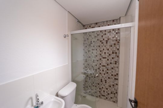 Banheiro de apartamento para alugar com 2 quartos, 48m² em Vila Sao Geraldo, São Paulo
