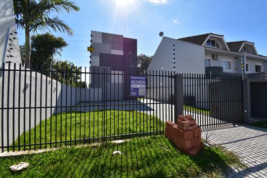Fachada com Placa de kitnet/studio para alugar com 1 quarto, 26m² em Cajuru, Curitiba