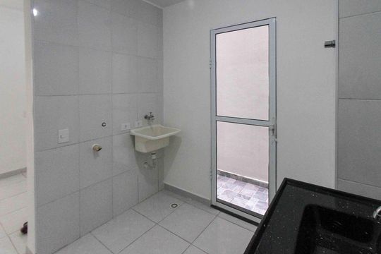 Cozinha e Área de Serviço de kitnet/studio para alugar com 1 quarto, 35m² em Parque Savoy City, São Paulo