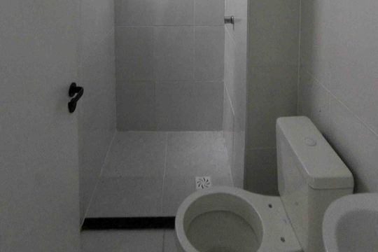 Banheiro de kitnet/studio para alugar com 1 quarto, 35m² em Parque Savoy City, São Paulo