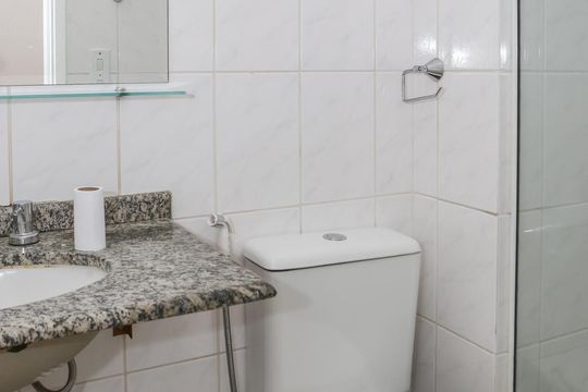 Banheiro Social de apartamento à venda com 2 quartos, 55m² em Vila Leopoldina, São Paulo