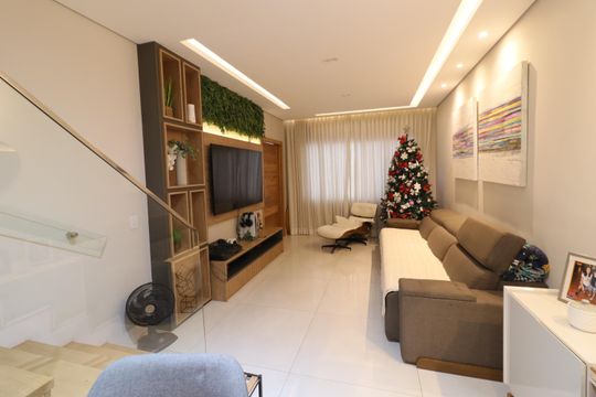 Sala de casa à venda com 4 quartos, 230m² em Vila Yara, Osasco