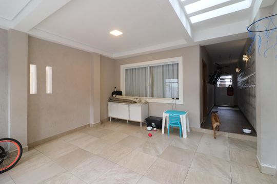 Garagem de casa à venda com 4 quartos, 230m² em Vila Yara, Osasco