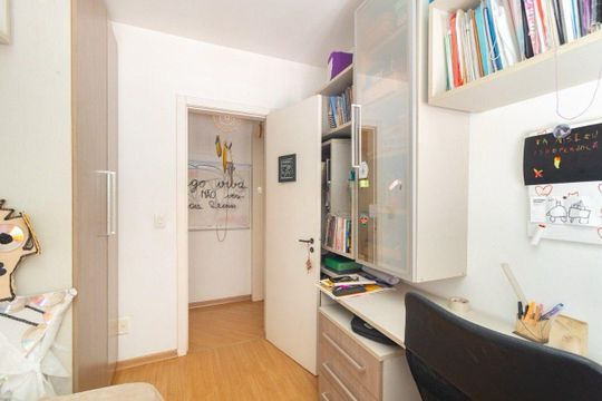 Quarto 2 de apartamento para alugar com 2 quartos, 84m² em Santo Antônio, Porto Alegre