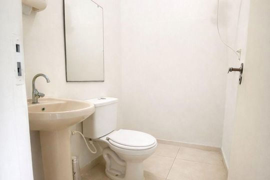 Banheiro de kitnet/studio à venda com 1 quarto, 33m² em Cristo Redentor, Porto Alegre