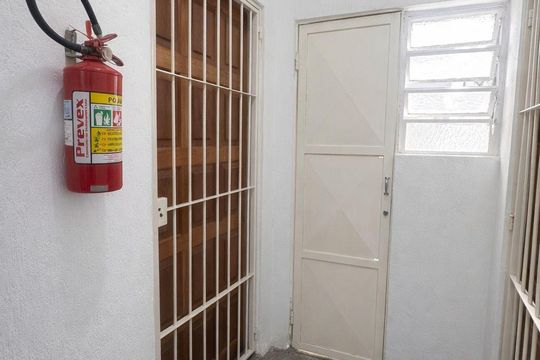Área externa de kitnet/studio para alugar com 1 quarto, 33m² em Cristo Redentor, Porto Alegre