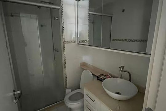 Banheiro 2 de apartamento para alugar com 2 quartos, 61m² em Camaquã, Porto Alegre