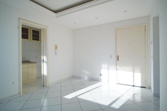 Sala de apartamento à venda com 1 quarto, 43m² em Centro Histórico, Porto Alegre