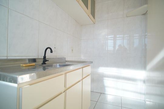 Cozinha de apartamento à venda com 1 quarto, 43m² em Centro Histórico, Porto Alegre