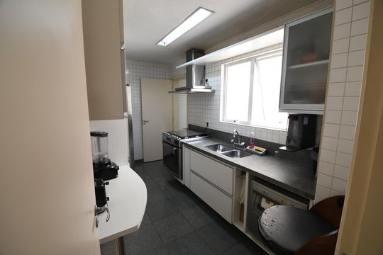 Cozinha de apartamento à venda com 2 quartos, 104m² em Parque das Flores, Campinas