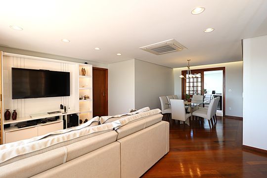 Sala de apartamento à venda com 4 quartos, 150m² em Boa Vista, Porto Alegre