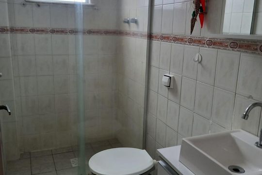 Banheiro de apartamento à venda com 3 quartos, 75m² em Tanque, Rio de Janeiro