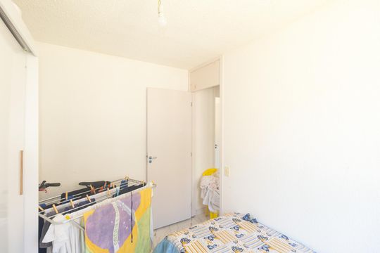 Quarto 2 de apartamento para alugar com 2 quartos, 41m² em Santa Cruz, Rio de Janeiro