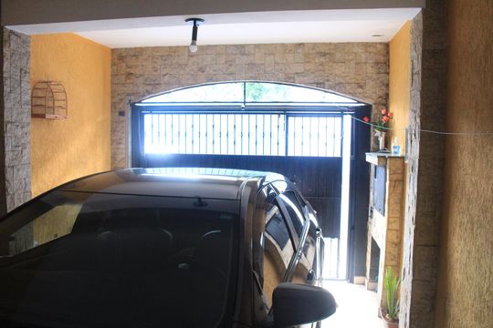 Garagem de casa à venda com 2 quartos, 117m² em Santa Paula, São Caetano do Sul