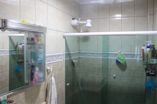 Banheiro 2 de casa à venda com 2 quartos, 117m² em Santa Paula, São Caetano do Sul