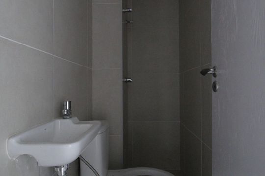 Banheiro de Serviço de apartamento à venda com 3 quartos, 221m² em Indianópolis, São Paulo