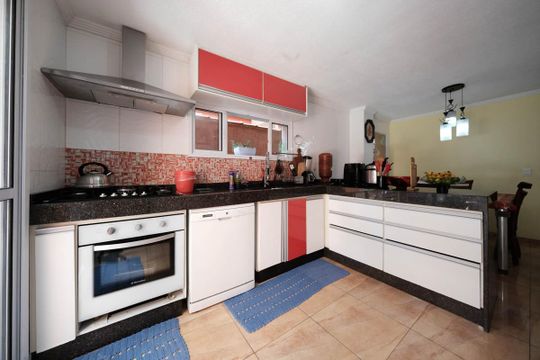 Casa para alugar com 3 quartos, 125m² em Vila Nhocuné, São Paulo