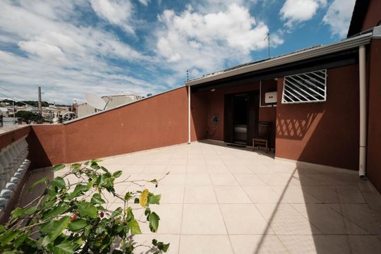 Casa para alugar com 3 quartos, 125m² em Vila Nhocuné, São Paulo
