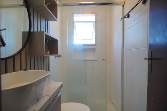 Banheiro de apartamento para alugar com 2 quartos, 64m² em Loteamento Parque Recreio, São Leopoldo