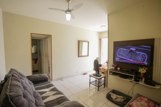 Sala de apartamento à venda com 1 quarto, 57m² em Tanque, Rio de Janeiro