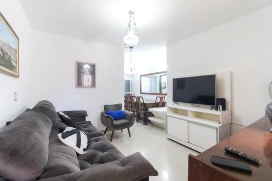Casa à venda com 4 quartos, 205m² em Jardim Pedro José Nunes, São Paulo