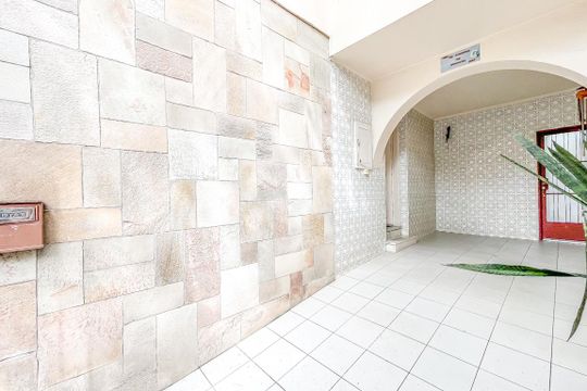 Garagem de casa à venda com 3 quartos, 112m² em Pompeia, São Paulo