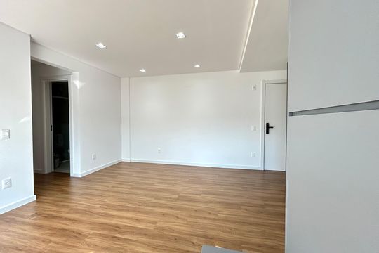 Sala de apartamento para alugar com 2 quartos, 61m² em Saco dos Limões, Florianópolis