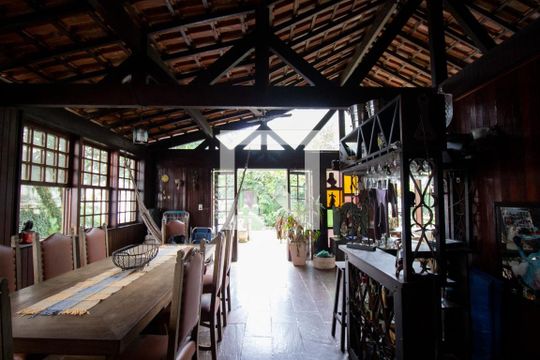 Sala de casa à venda com 5 quartos, 200m² em Recreio dos Bandeirantes, Rio de Janeiro