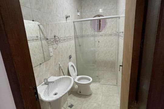 Banheiro 2 de casa para alugar com 3 quartos, 300m² em Ouro Minas, Belo Horizonte