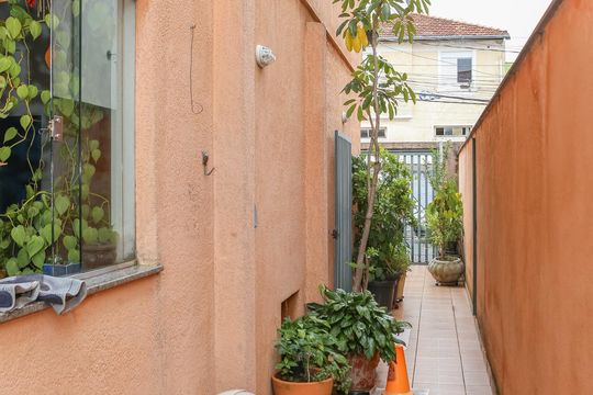 Corredor Externo de casa à venda com 3 quartos, 144m² em Vila Anglo Brasileira, São Paulo