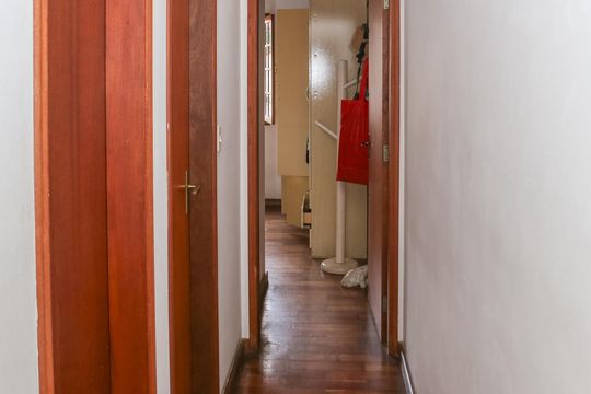 Corredor de casa à venda com 3 quartos, 144m² em Vila Anglo Brasileira, São Paulo