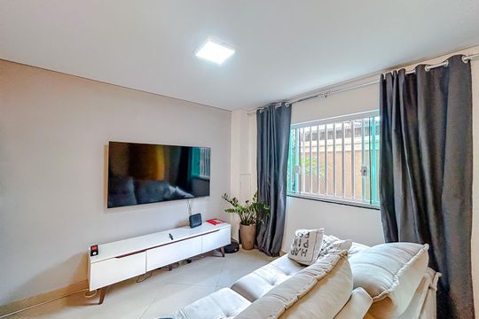 Sala de casa de condomínio para alugar com 2 quartos, 116m² em Vila Esperança, São Paulo
