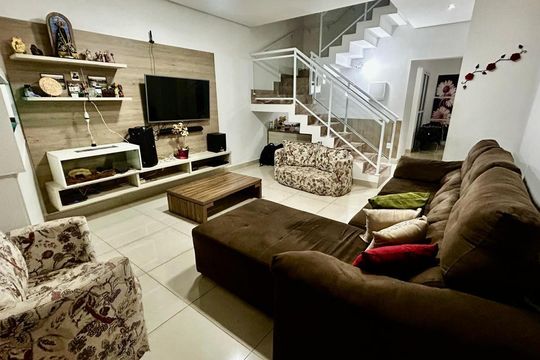 Sala de casa à venda com 3 quartos, 121m² em Aglomeração Urbana de Jundiaí, Jundiaí