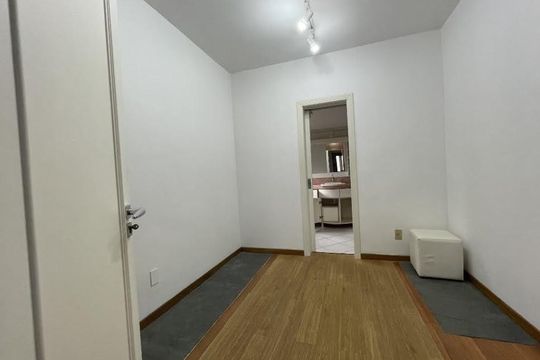 Casa à venda com 6 quartos, 486m² em Partenon, Porto Alegre